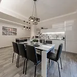 H11 Luxury Centro - Elegante - Casino Apartment *