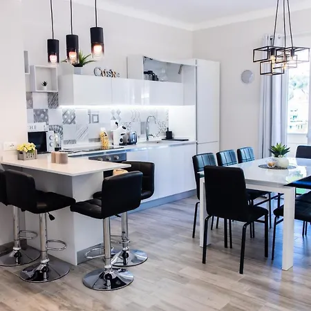 H11 Luxury Centro - Elegante - Casino * سانريمو