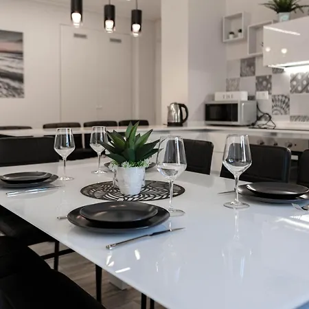 H11 Luxury Centro - Elegante - Casino شقة