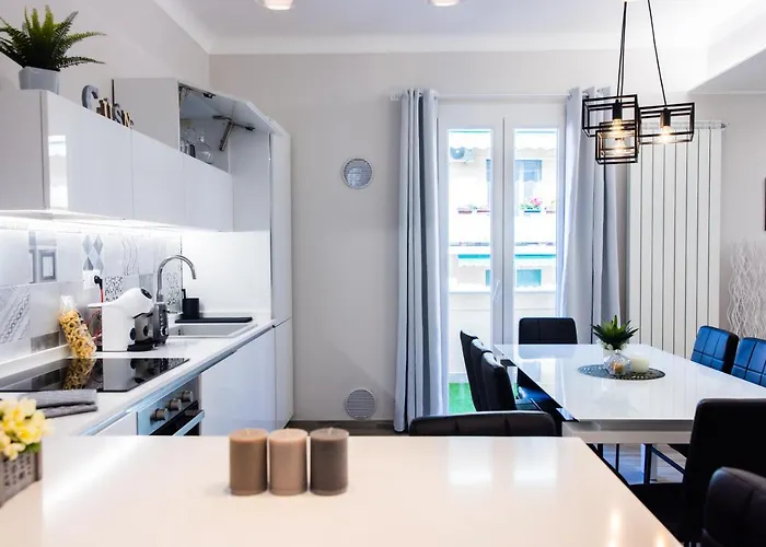 H11 Luxury Centro - Elegante - Casino